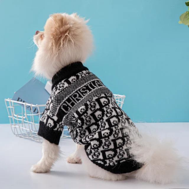 Dog Clothes for Small Dogs Designer Luxury Pet Sweaters Pomeranian Chihuahuas Cat Dog Clothing Pet Supplies