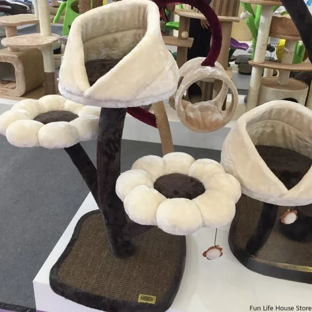 Creative Flower-shaped Climbing Frame for Medium and Large Cats, Including Cat Nest and Scratching Post, Household Pet Supplies - Image 3